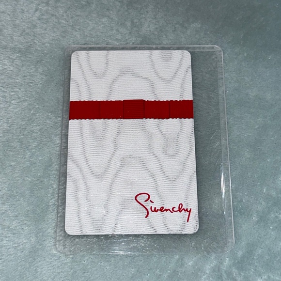 Givenchy Playing Card - Picture 4 of 5